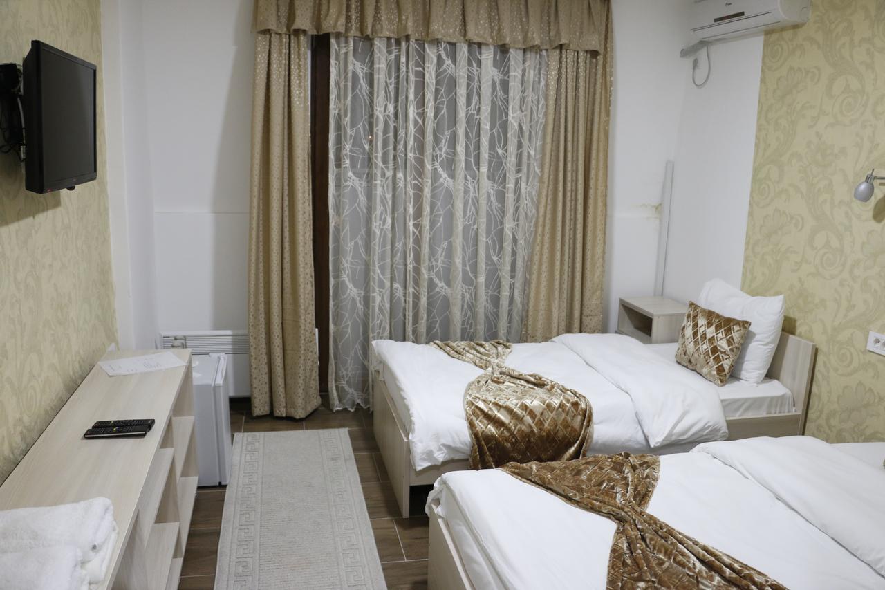 Hotel Ultra Star Skopje Luaran gambar
